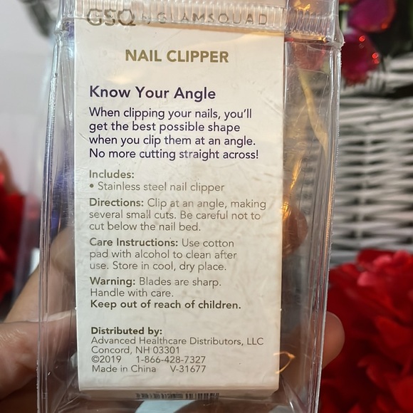 GSQ Hair Scrunchie & Nail Clipper Set (2pc) - Picture 10 of 16